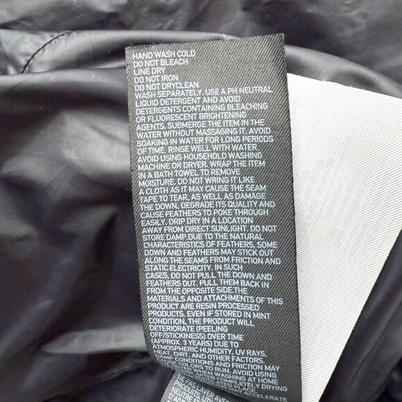 Uniqlo Seamless Down Parka Black Size Large - Picture 9 of 9